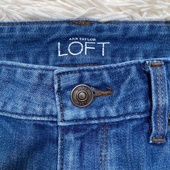 Loft Jean Shorts 💗 Medium Wash - Picture 6 of 11